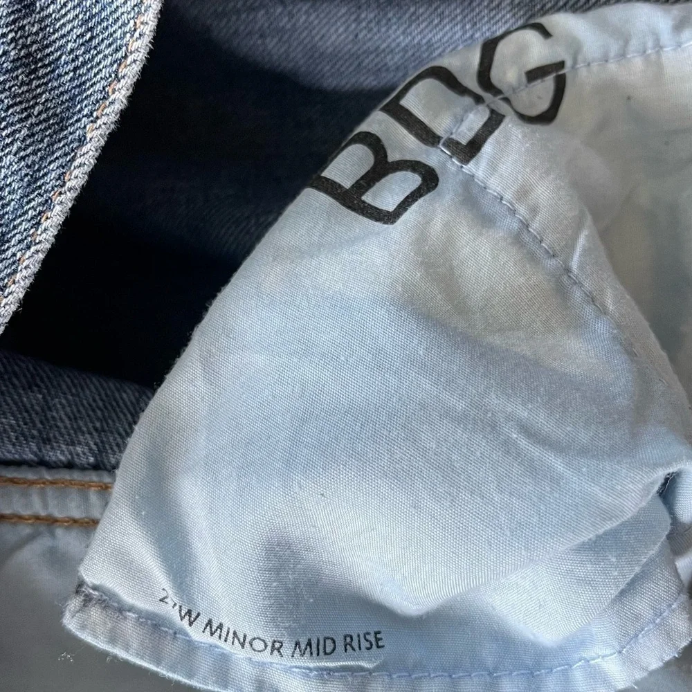 BDG Jean Shorts 27 - Picture 3 of 4